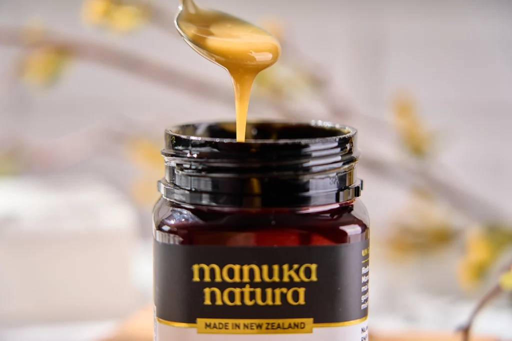 Borcan de miere Manuka cu concentrația de MGO 400+ explicată